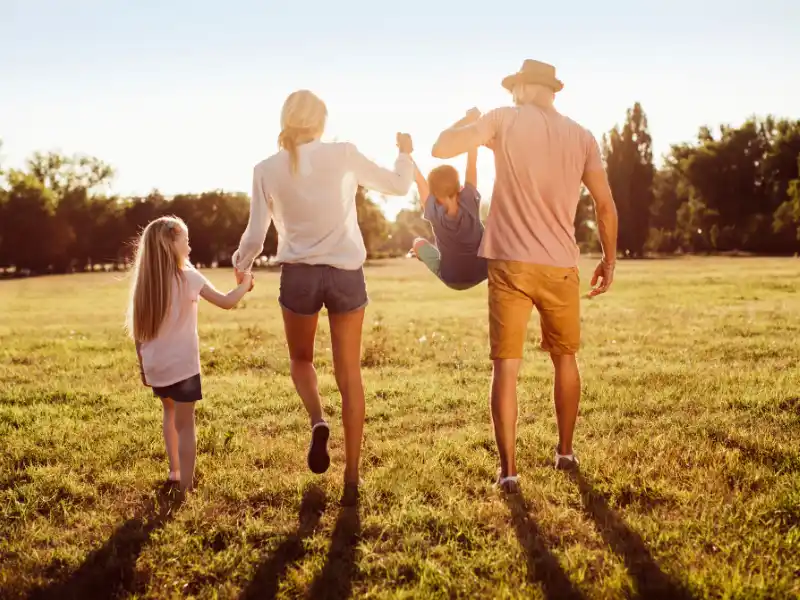 Polizze famiglia come cambiano con figli e scuola
